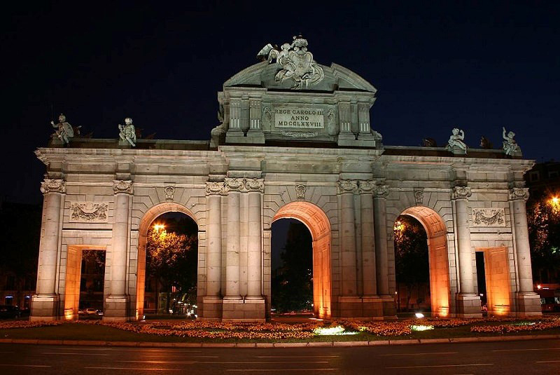 دروازه آلکالا(Puerta de Alcalá)-مادرید