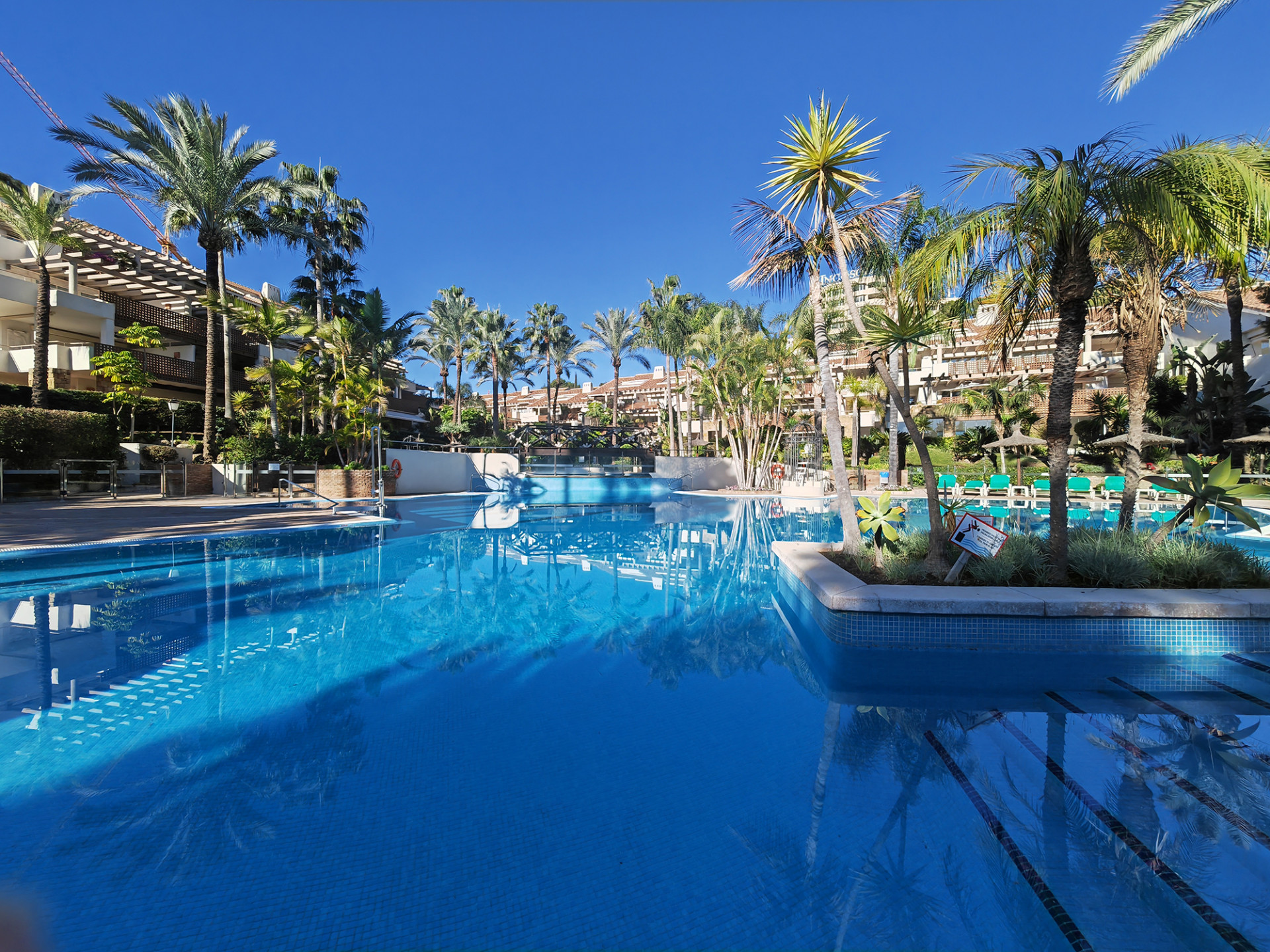 Exquisite apartment in Marbella, near beaches and golf