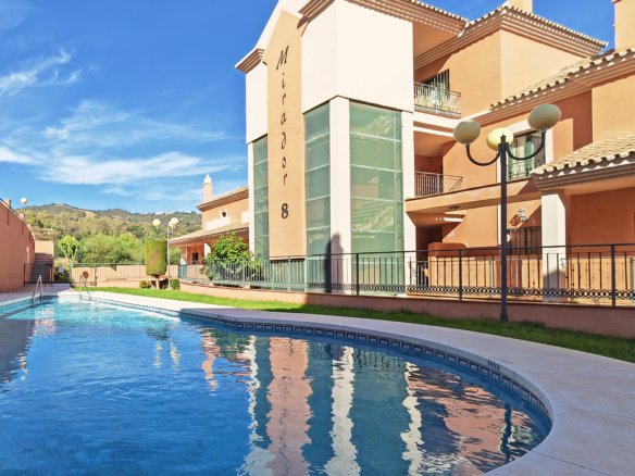 Luxury apartment for sale in Elviria, Marbella with a spacious terrace and sea views