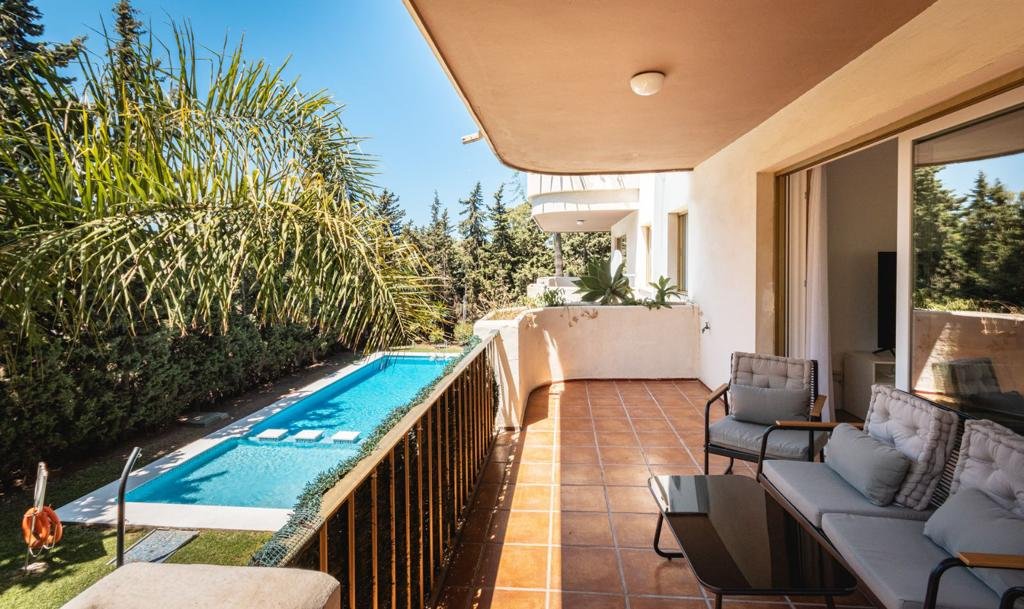 Front view of renovated apartment near Puerto Banús