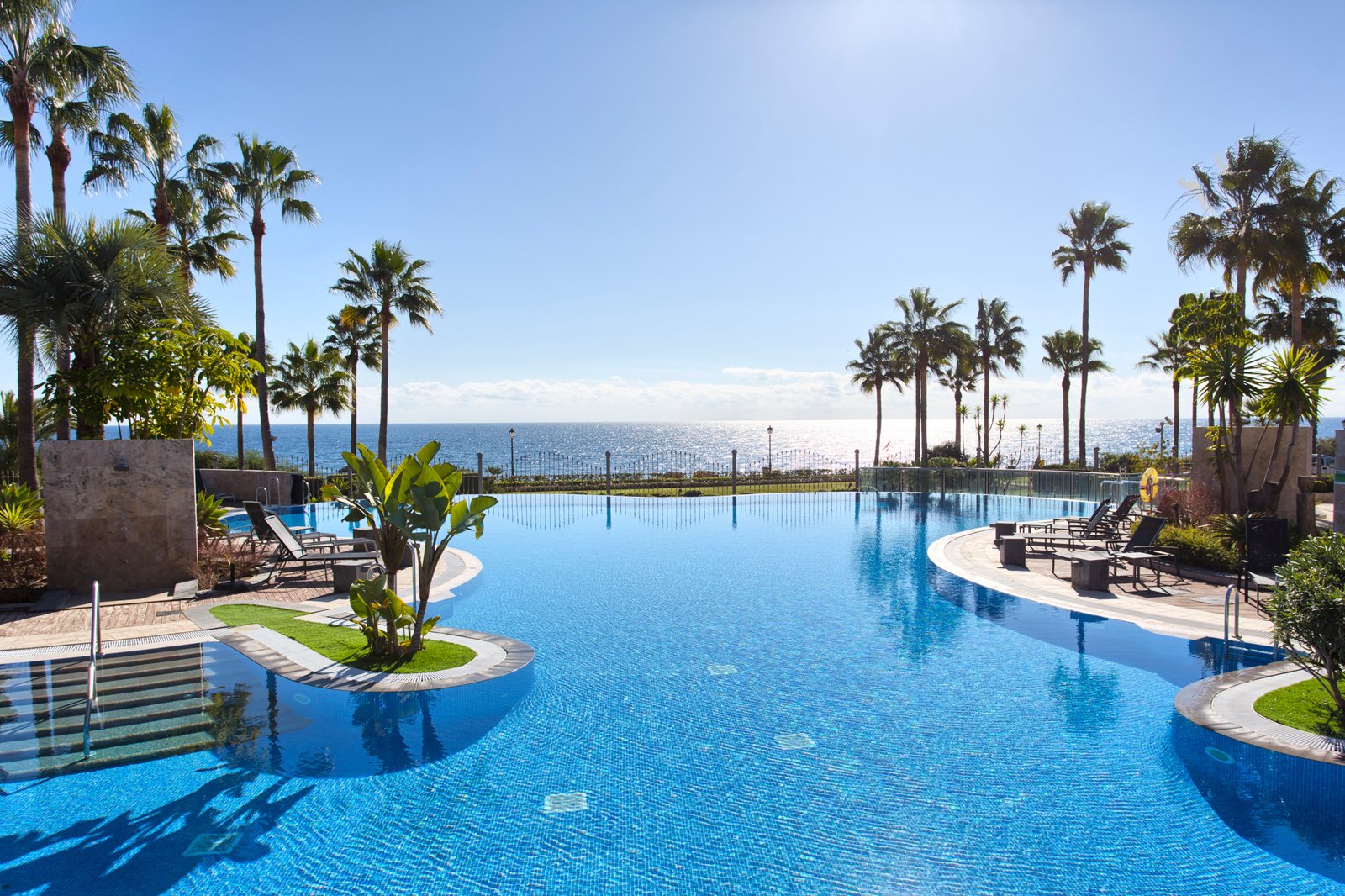 ART-2249 (2) Modern 2-bed apartment in New Golden Mile