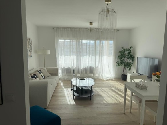 Albatros 5th-floor living room opening to a private terrace, Nueva Andalucía