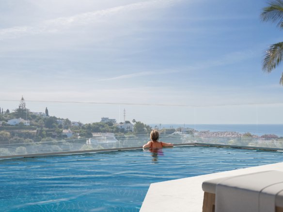 Sea-view apartment terrace in Fuengirola new development