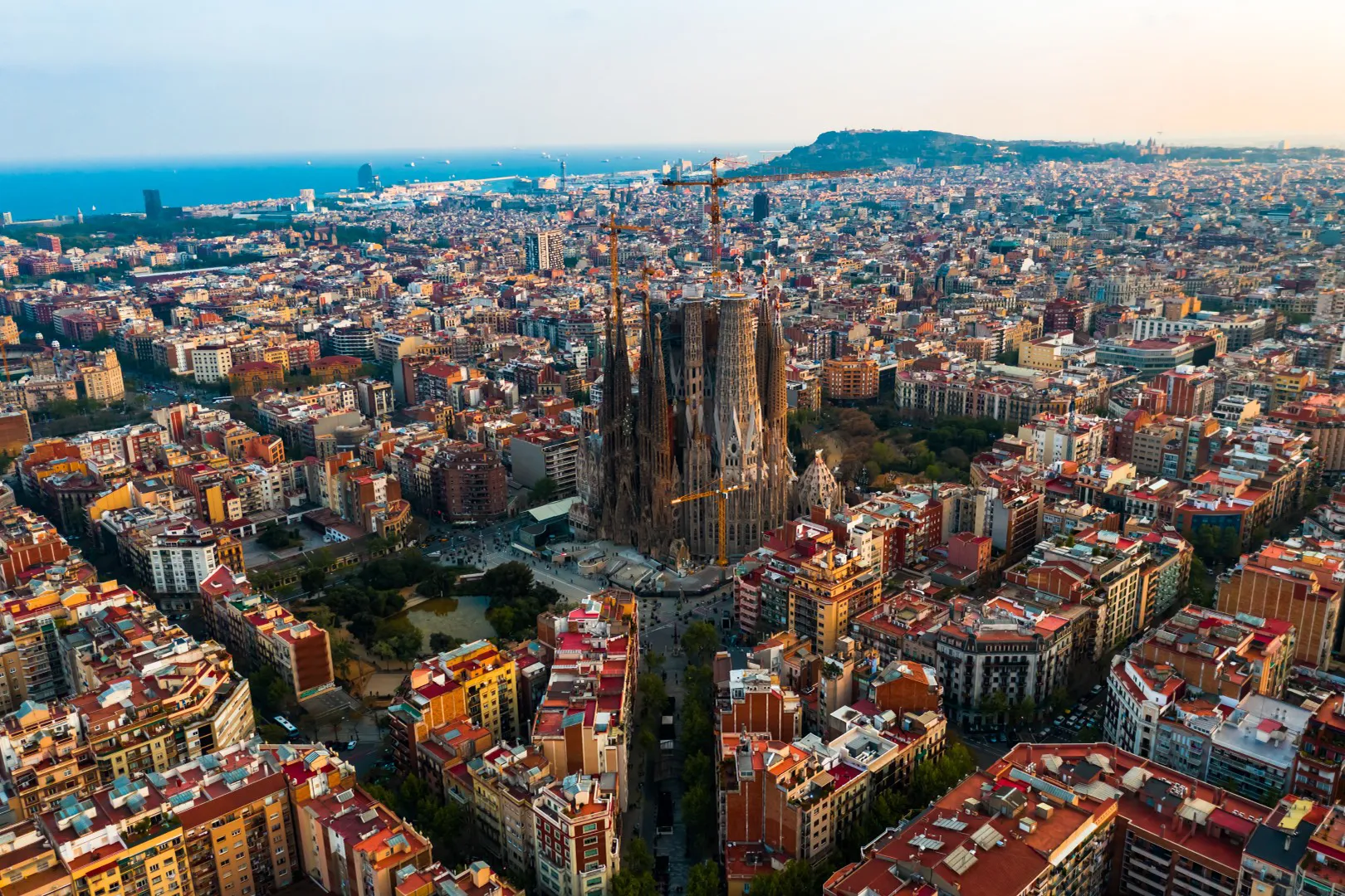 نمای شهر بارسلون از بالا