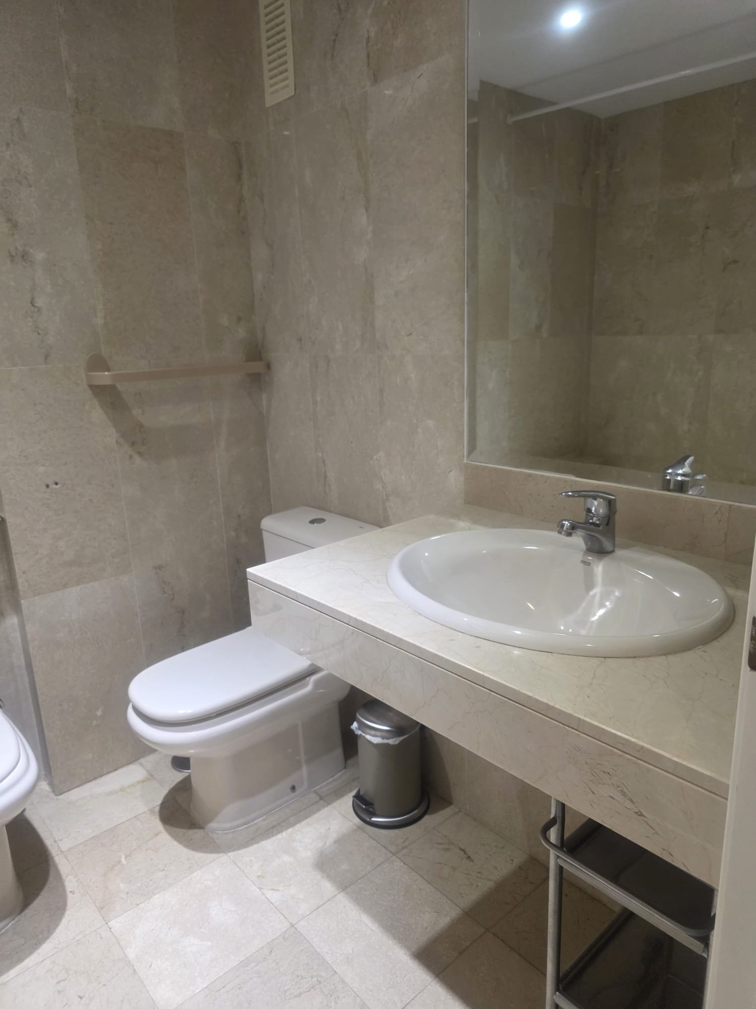 ART-R-295 (10) 2-Bedroom Long-Term Rental in Nueva Andalucía with Sea Views