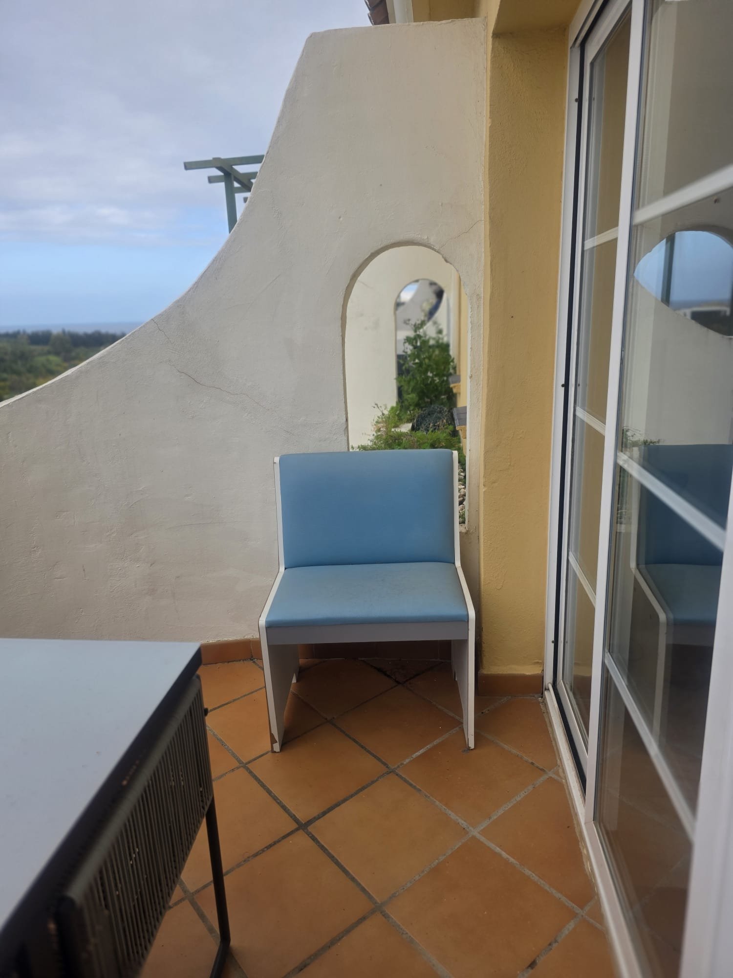 ART-R-295 (25) 2-Bedroom Long-Term Rental in Nueva Andalucía with Sea Views