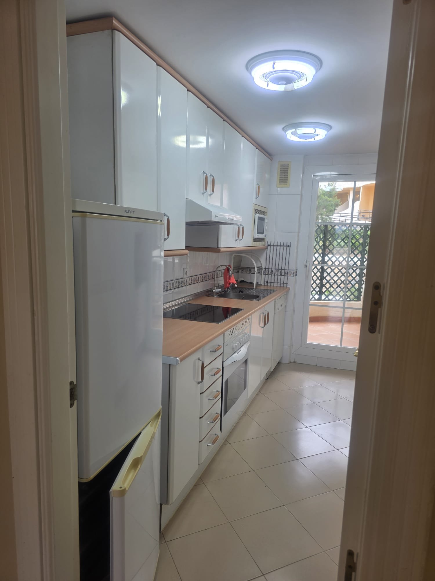 ART-R-295 (3) 2-Bedroom Long-Term Rental in Nueva Andalucía with Sea Views