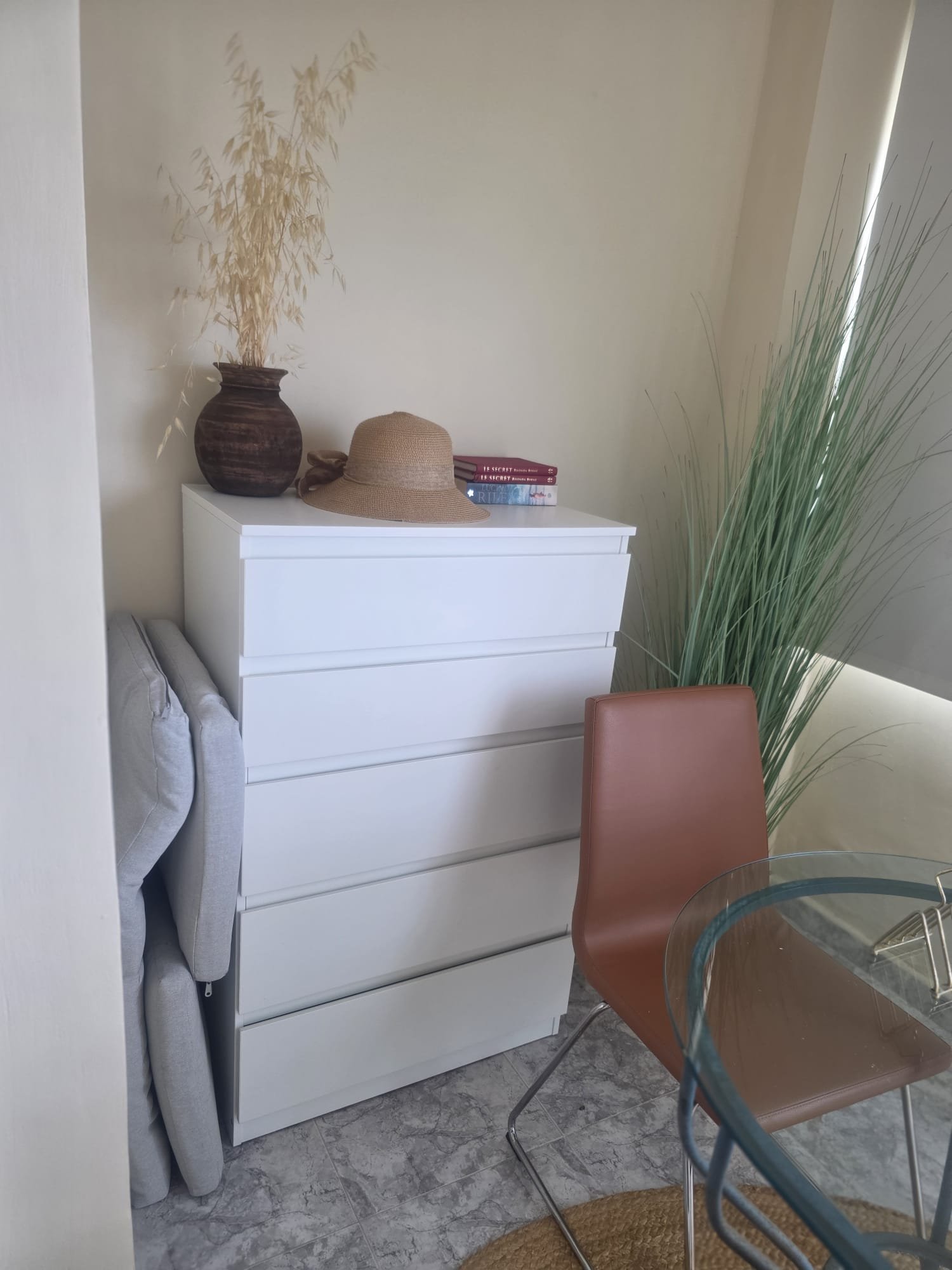 ART-R-295 (39) 2-Bedroom Long-Term Rental in Nueva Andalucía with Sea Views