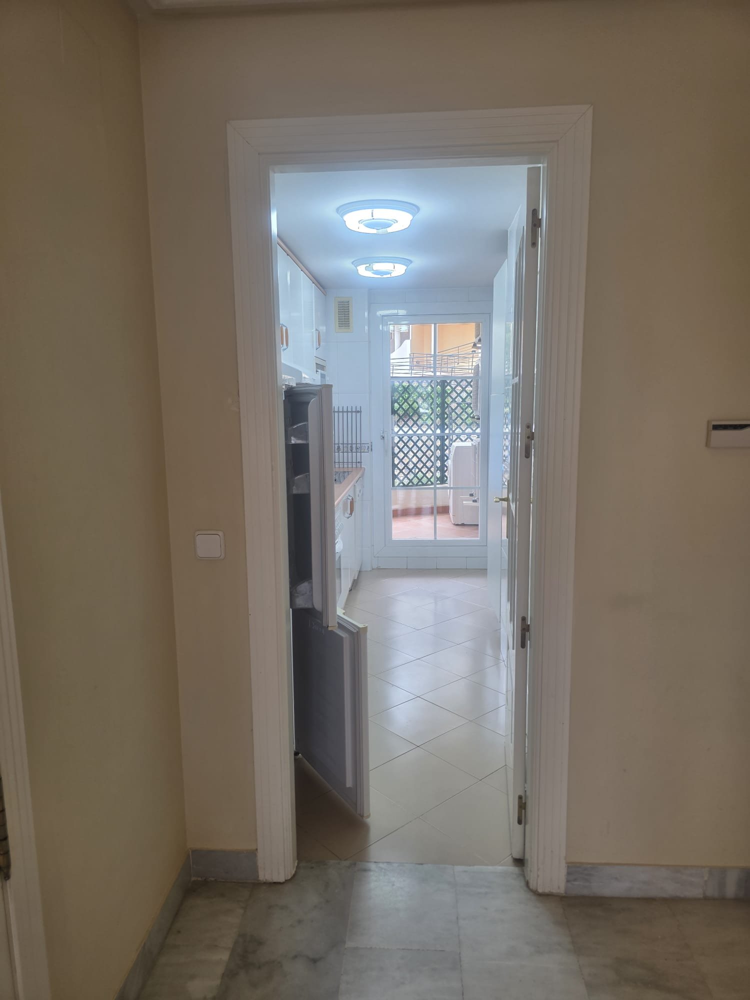 ART-R-295 (67) 2-Bedroom Long-Term Rental in Nueva Andalucía with Sea Views